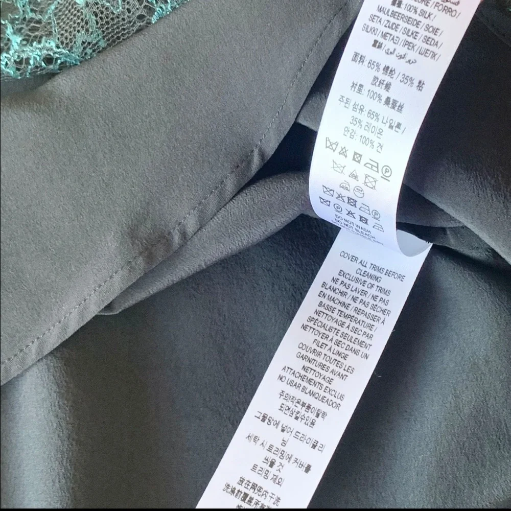 BURBERRY, Girls Pleated Lace Skirt, Size 10Y - Picture 8 of 10
